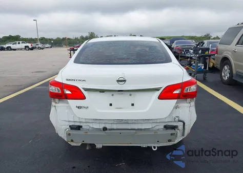 2018 Nissan Sentra S z USA, uszkodzony, nr VIN 3N1AB7AP4JY228855